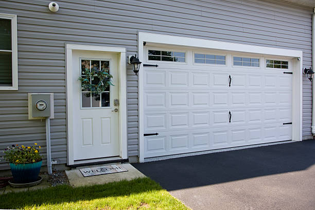 24/7 Emergency Garage Door Panel Replacement experts in Kingston, OK